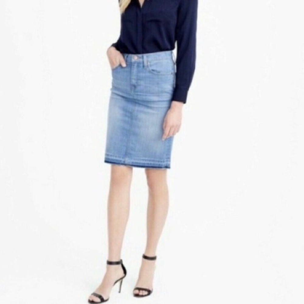 J Crew Frayed Blue Denim Pencil Knee Skirt Size 32 great‎ condition